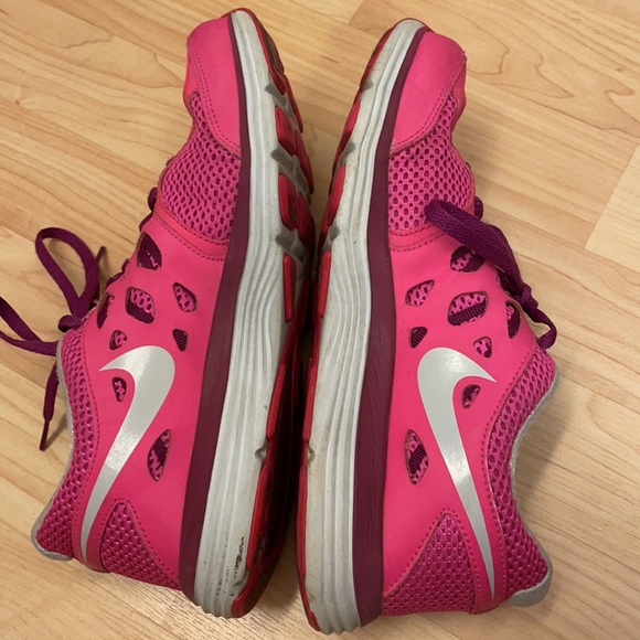 🌸3/$12🌸 Nike dual fusion lite sneakers - Picture 7 of 14